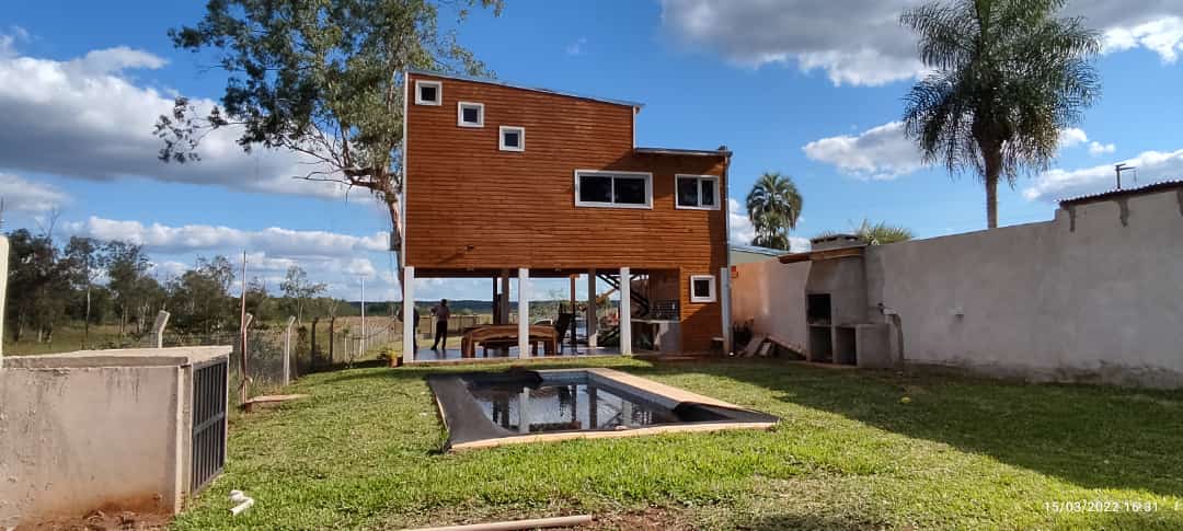 Casa en palafito con piscina - KIKUE