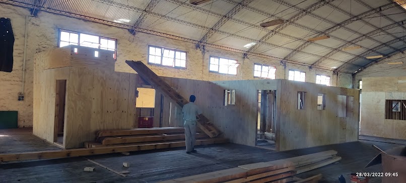 Taller de fabricación KIKUE — construcción de módulos en Leandro N. Alem